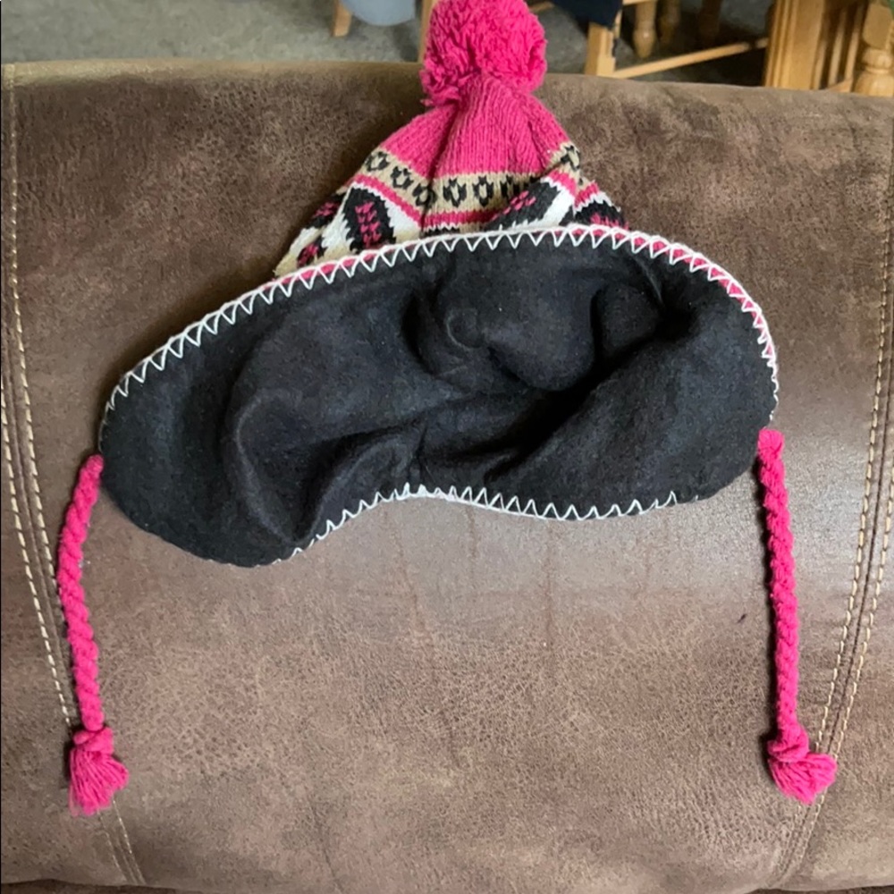 WINTER HAT - Picture 3 of 3